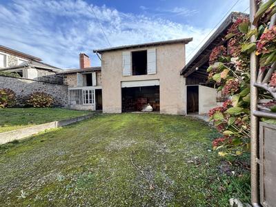 Maison - 180 m² - 9 pièces