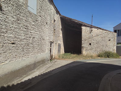 Grange - 147 m² - 1 pièce