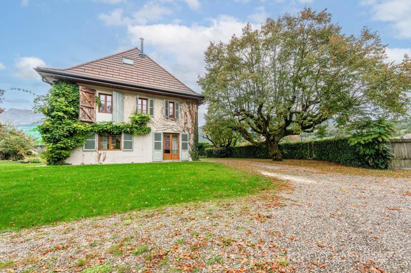 Maison de maîtres - 373 m² - 8 pièces