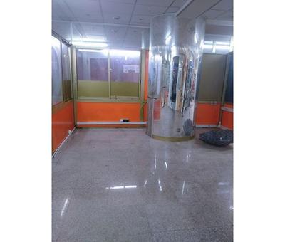 Local commercial - 144 m² - 1 pièce