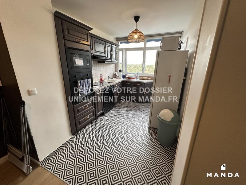 Chambre - 12 m² - 6 pièces