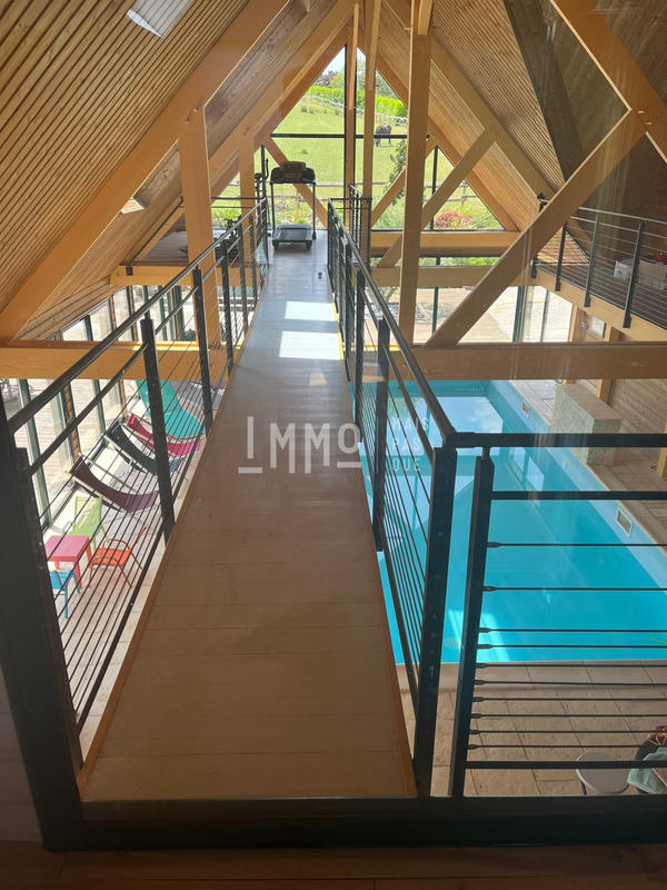 Villa - 273 m² - 11 pièces