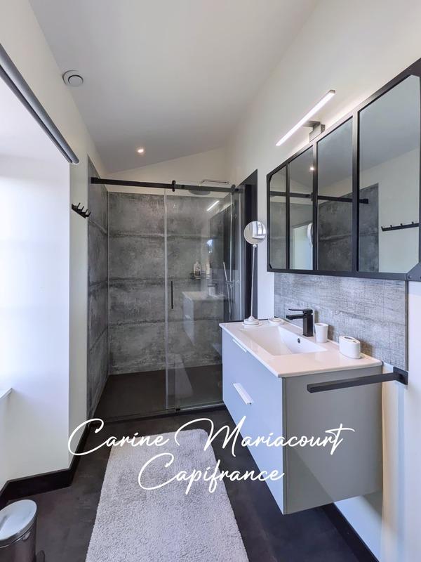 Maison - 226 m² - 15 pièces