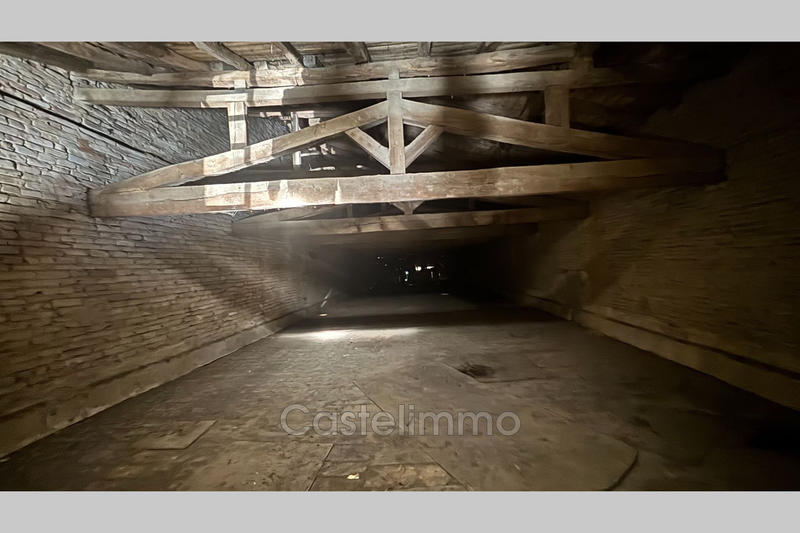 Maison - 378 m² - 2 pièces