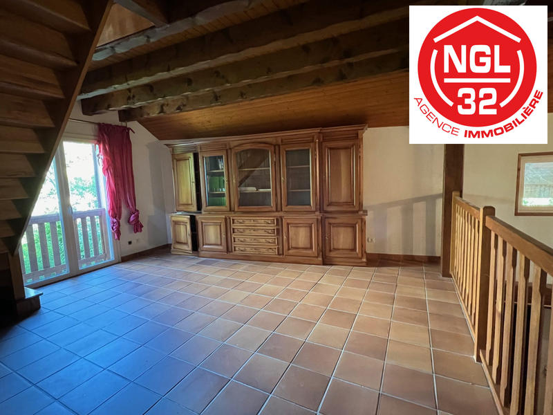 Maison - 233 m² - 8 pièces