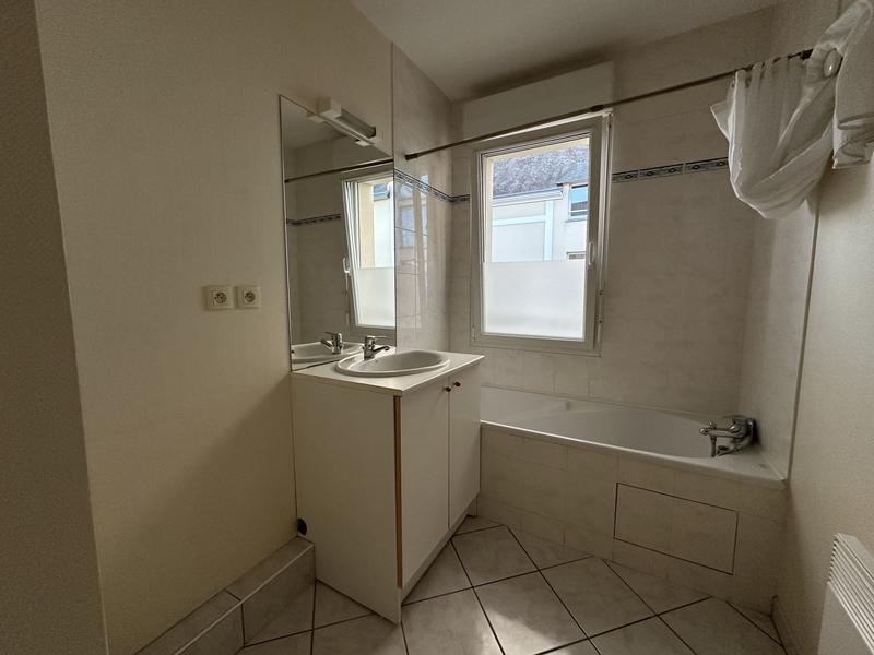 Appartement - 90 m² - 4 pièces