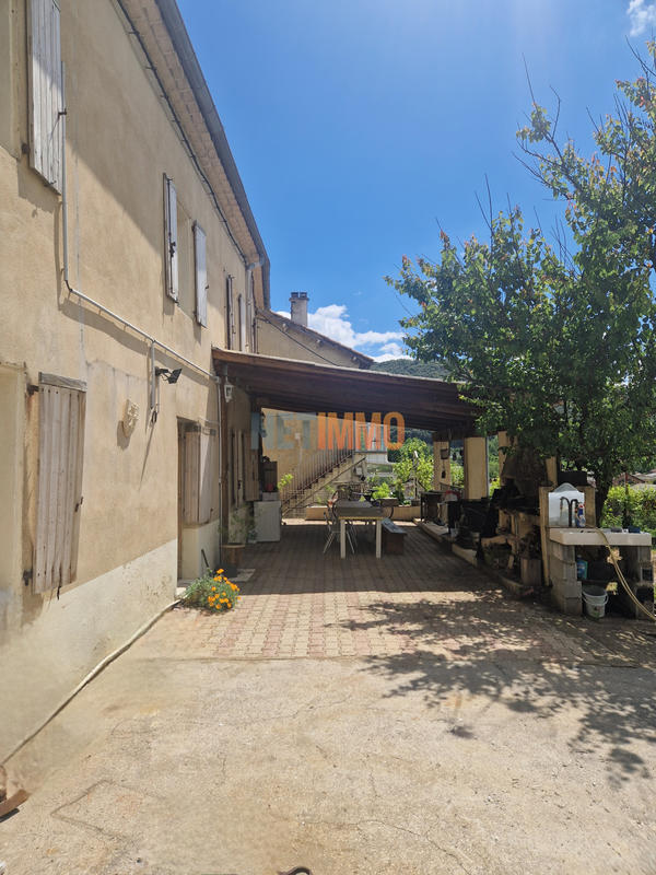 Maison - 180 m² - 10 pièces