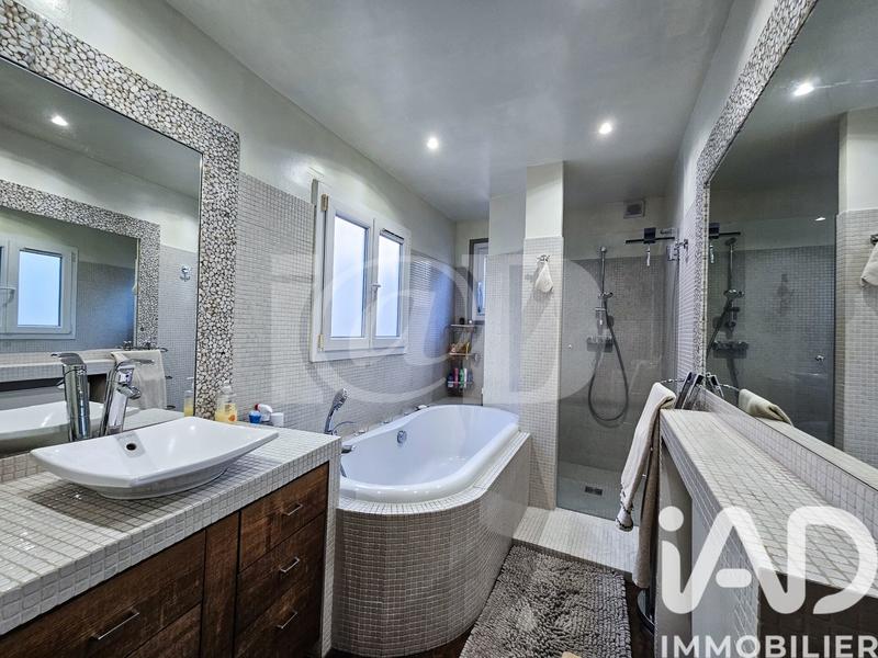 Maison - 106 m² - 5 pièces