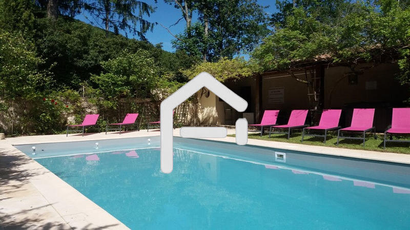 Maison de maîtres - 600 m² - 13 pièces