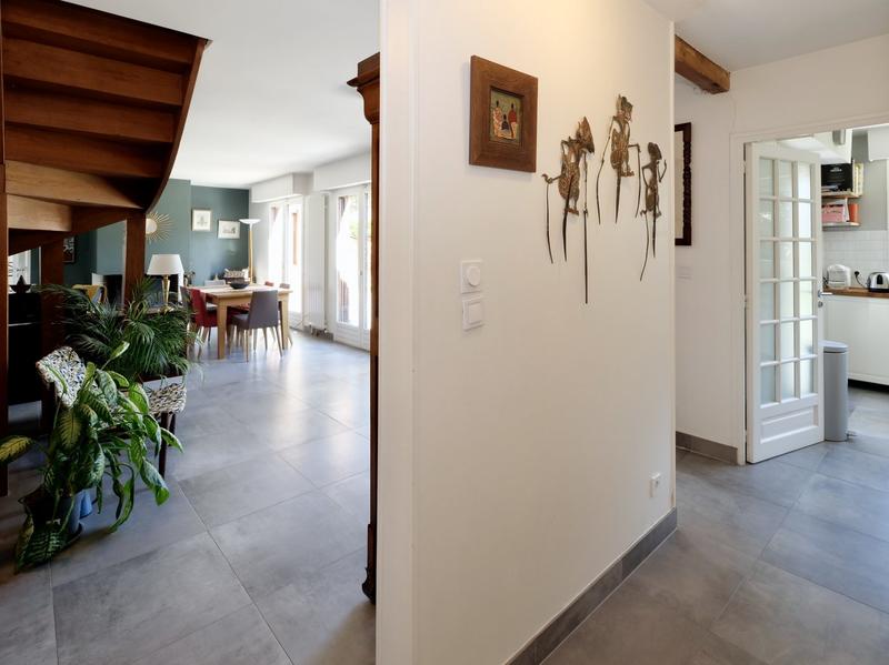 Maison - 181 m² - 7 pièces