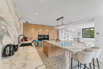 Villa - 248 m² - 5 pièces