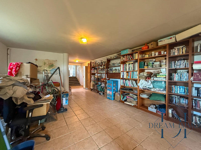 Maison - 273 m² - 9 pièces