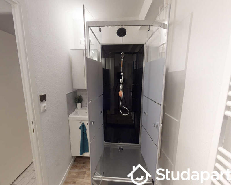 Chambre - 140 m² - 1 pièce