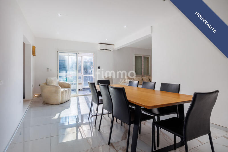 Maison - 179 m² - 6 pièces