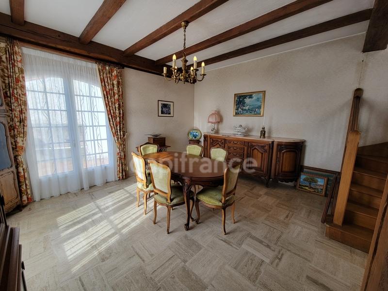 Maison - 182 m² - 8 pièces