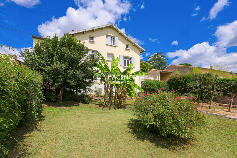 Maison traditionnelle - 104 m² - 4 pièces