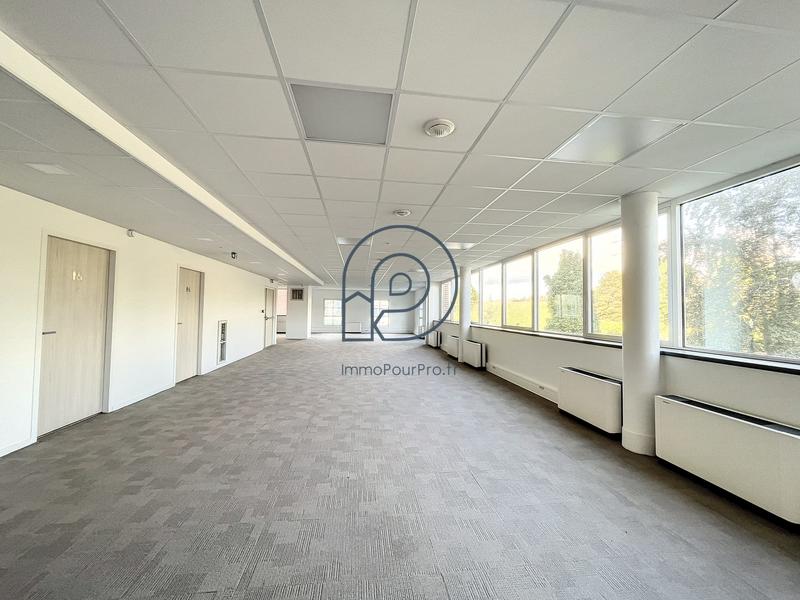 Bureau - 2 463 m²