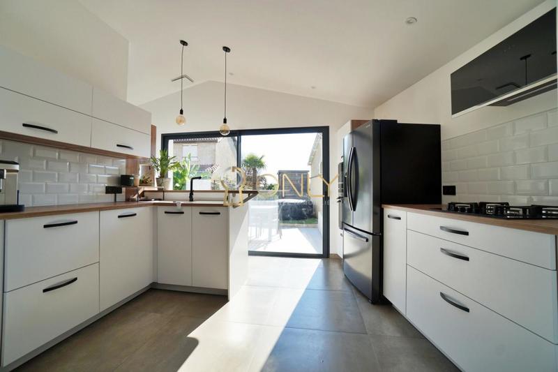 Villa - 137 m² - 5 pièces