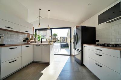 Villa - 137 m² - 5 pièces