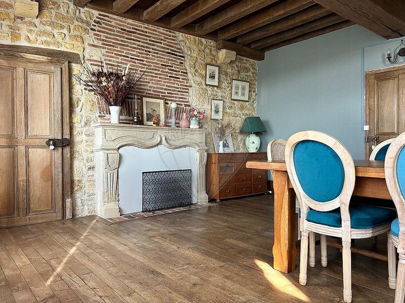 Demeure - 318 m² - 13 pièces