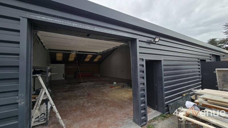 Local d'activités - 220 m²