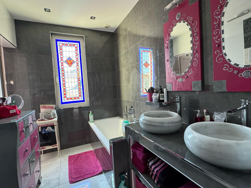 Maison - 204 m² - 8 pièces