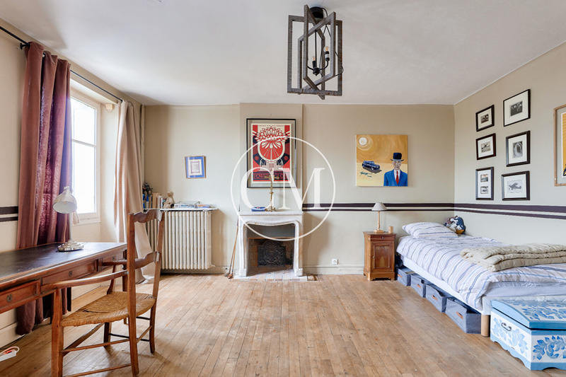 Maison - 320 m² - 9 pièces