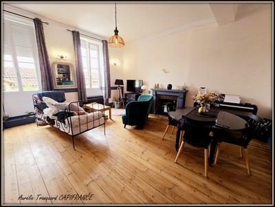 Immeuble - 270 m² - 10 pièces