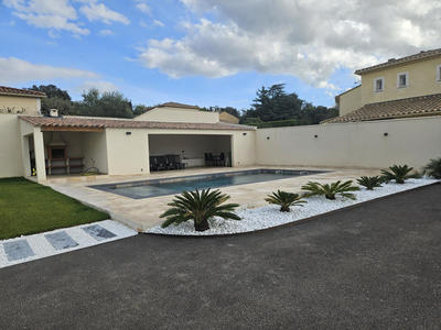 Villa - 240 m² - 8 pièces