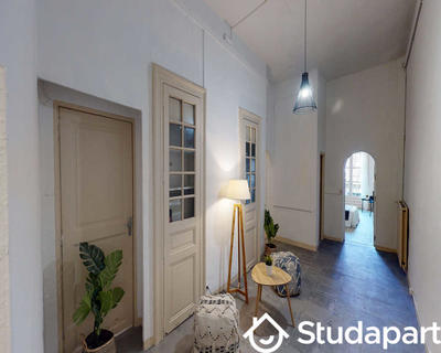 Chambre - 200 m² - 1 pièce