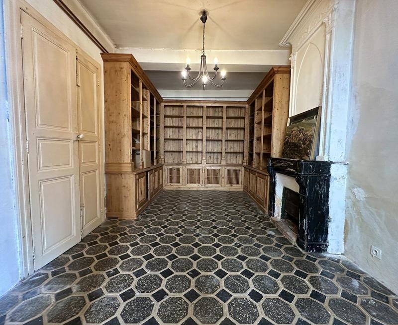 Maison - 260 m² - 9 pièces