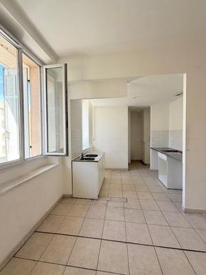 Appartement - 76 m² - 4 pièces