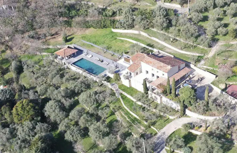 Villa - 360 m² - 6 pièces