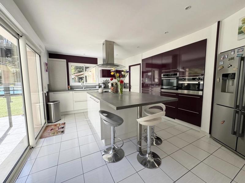 Maison - 163 m² - 6 pièces