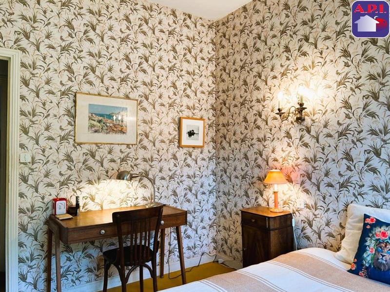 Maison - 213 m² - 7 pièces