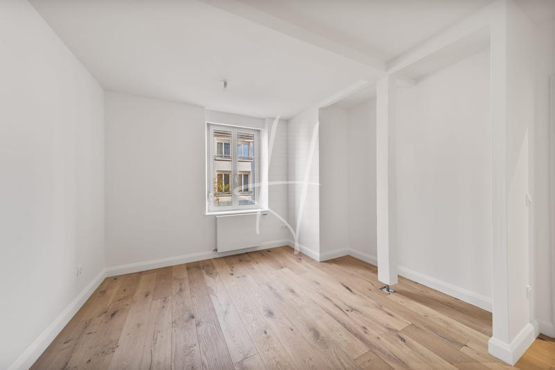 Appartement - 96 m² - 5 pièces