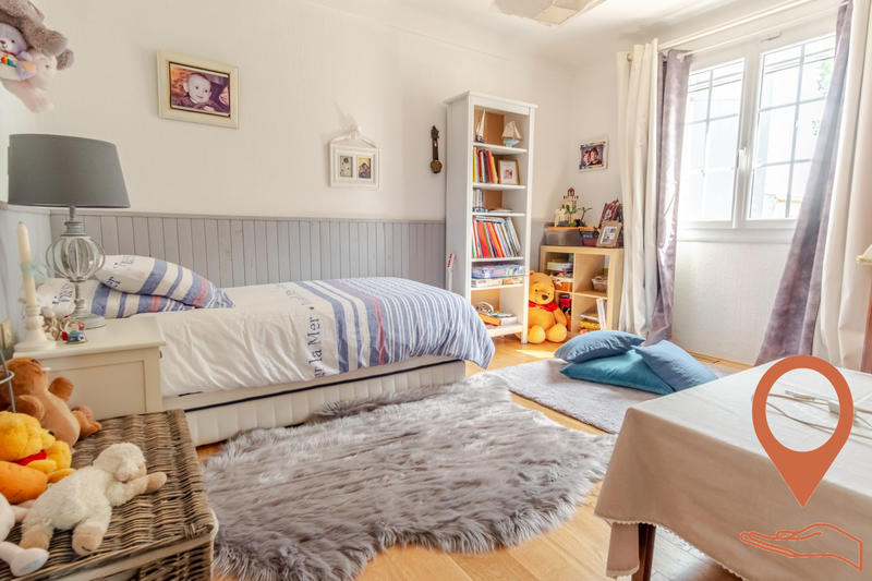 Villa - 182 m² - 9 pièces