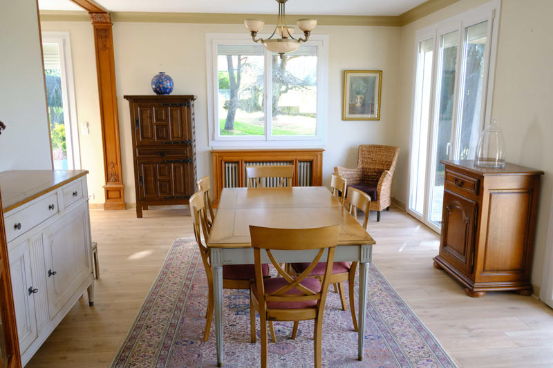 Propriété - 228 m² - 6 pièces