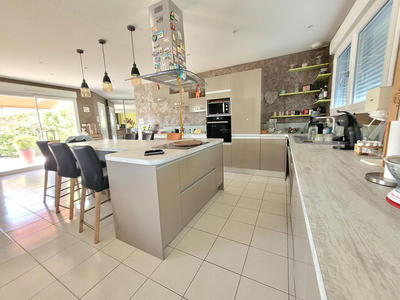 Maison - 104 m² - 4 pièces