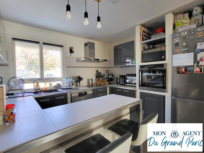 Maison - 94 m² - 5 pièces