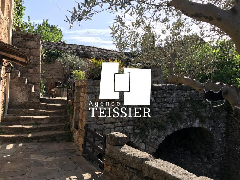 Maison - 270 m² - 18 pièces