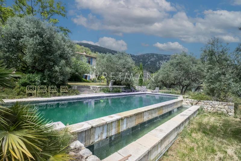 Villa - 200 m² - 5 pièces