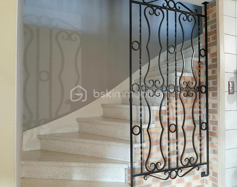 Maison traditionnelle - 117 m² - 6 pièces