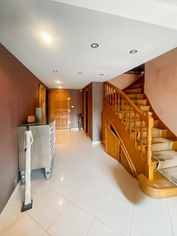 Maison - 290 m² - 7 pièces