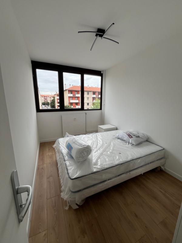 Appartement - 100 m² - 5 pièces