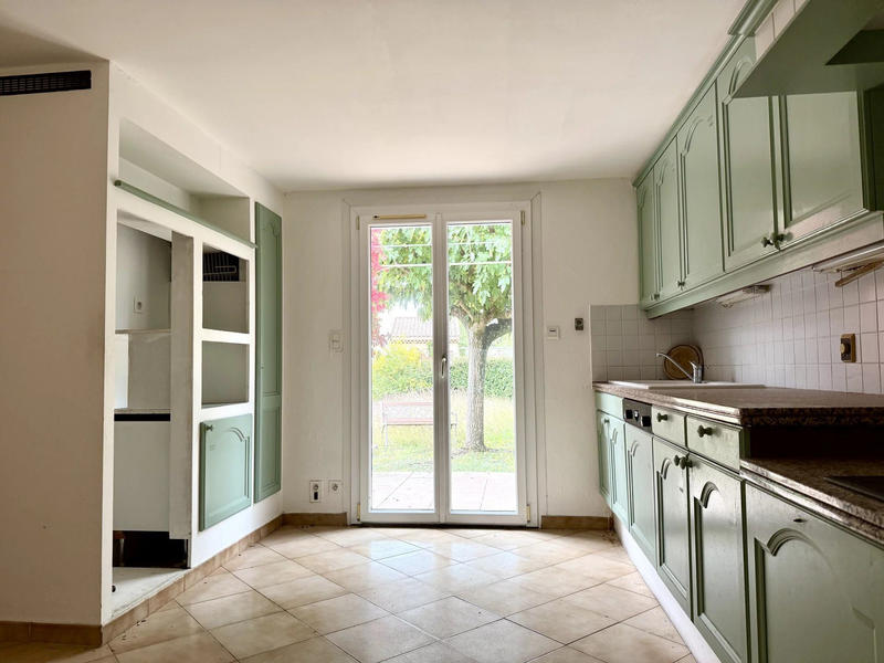 Maison - 230 m² - 8 pièces