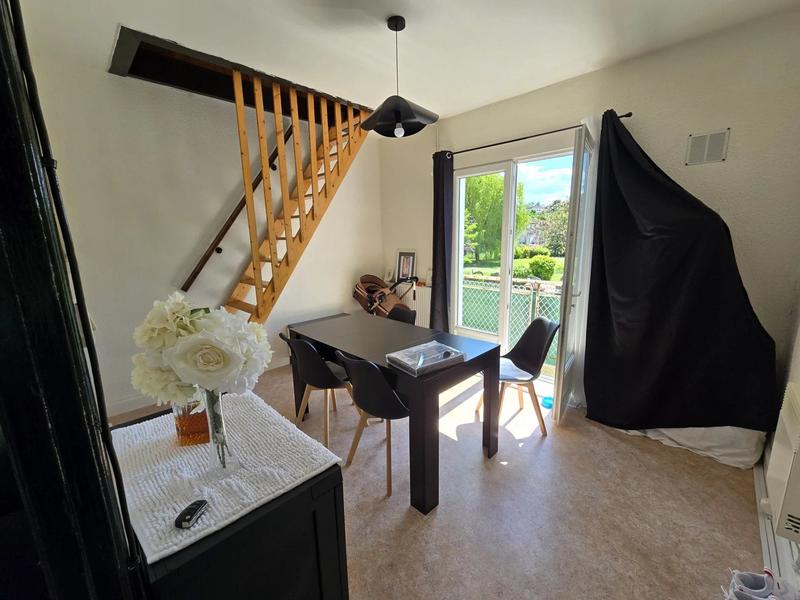 Maison - 270 m² - 9 pièces