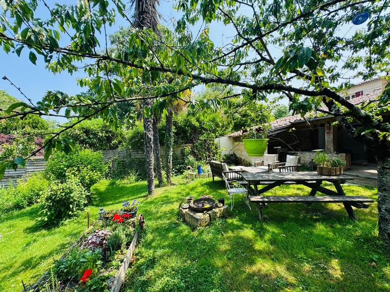 Maison - 210 m² - 5 pièces