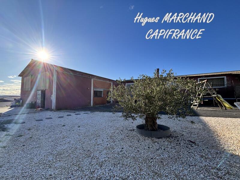 Maison - 300 m² - 10 pièces