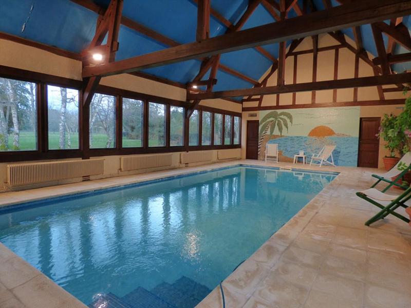 Propriété - 328 m² - 10 pièces